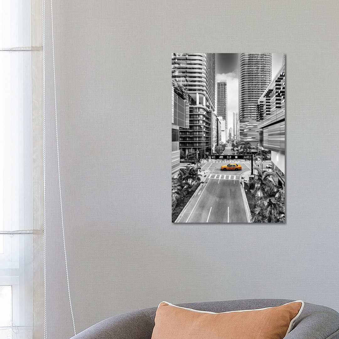 Sunshine Cab, Miami Downtown von Susanne Kremer - Gallery-Wrapped Canvas Giclée