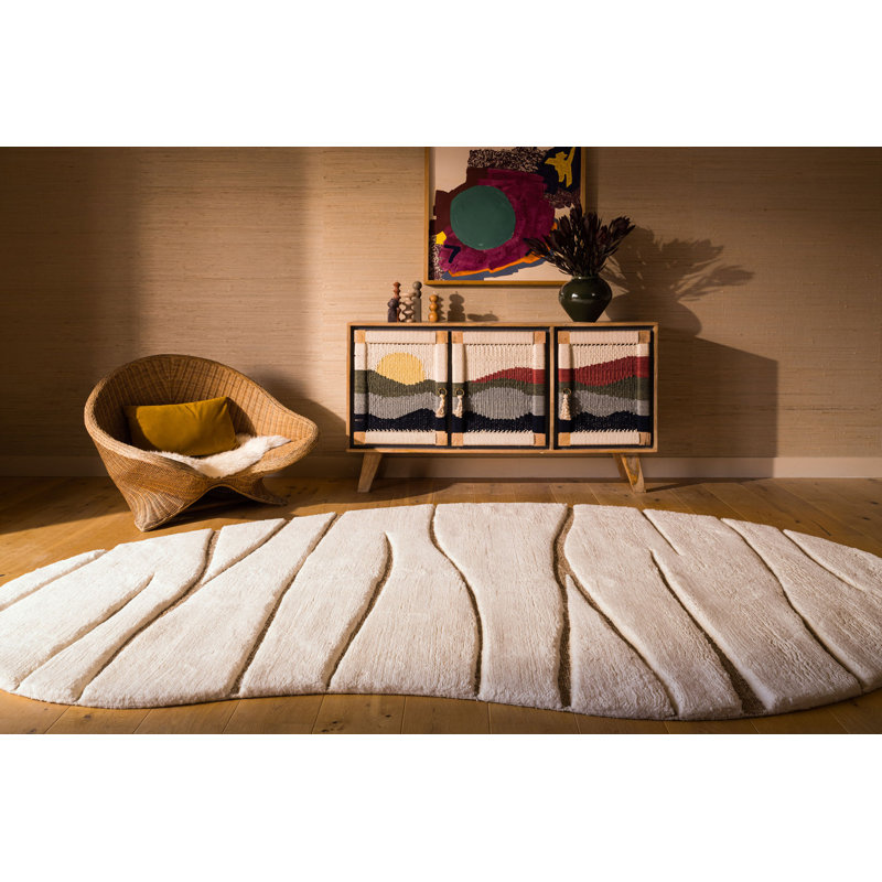 Vail Nettle Shaped Area Rug, Novelty 8' x 10'