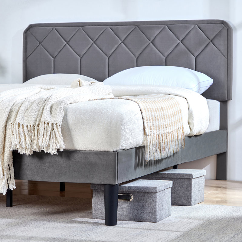 Boncile Metal Piece Bedroom Set, Queen, Gray