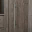Buffet traditionnel autoportant avec huche, grande armoire de rangement pour garde-manger avec armoire latérale coulissante et tablettes réglables-123578249