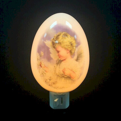 Fille ange sur une veilleuse ovale