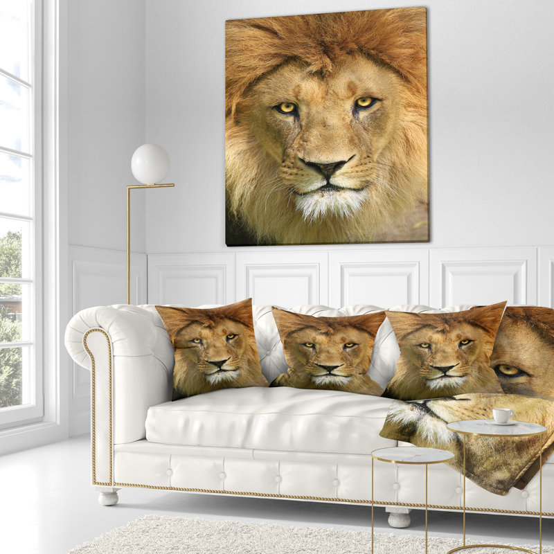 Lion avec visage calme - coussin décoratif imprimé animal