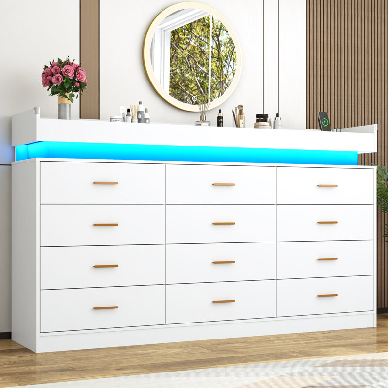 Commode 12 tiroirs l 70,08 po avec station de charge et bande lumineuse DEL, Blanc