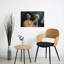 Femme souriante tenant un crâne, portrait abstrait gothique vintage, impression d'art mural-619793309