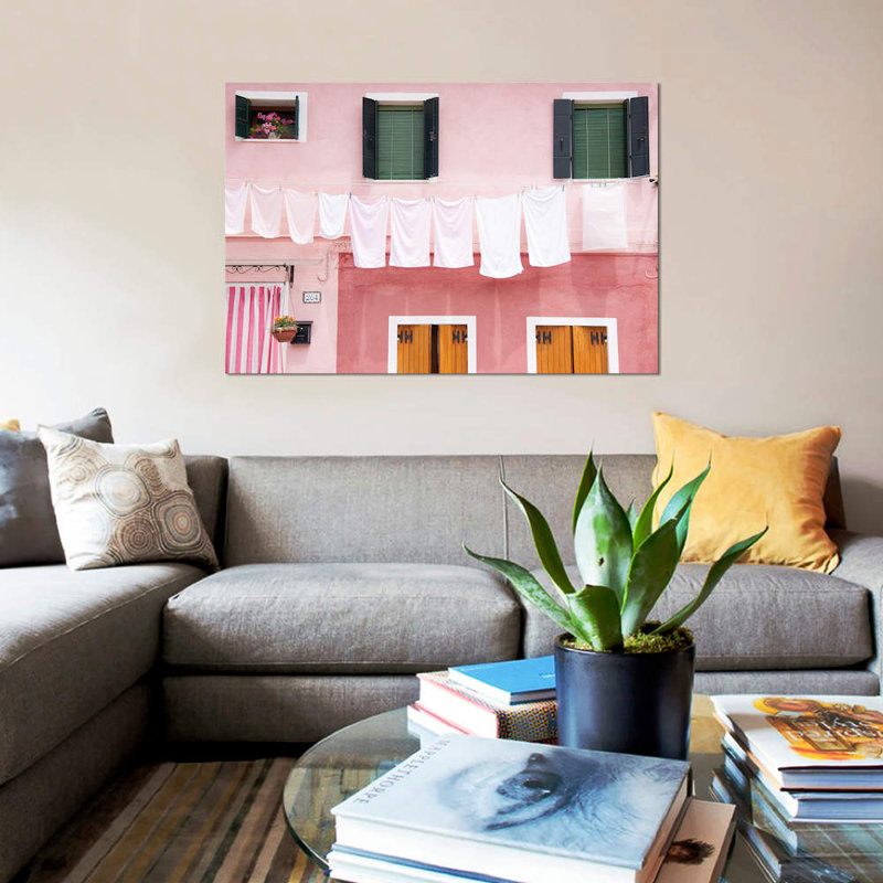 «Dirty Laundry» par Honeymoon Hotel - impression sur toile tendue, H 18 po x l 26 po x P 1,5 po, Toile tendue