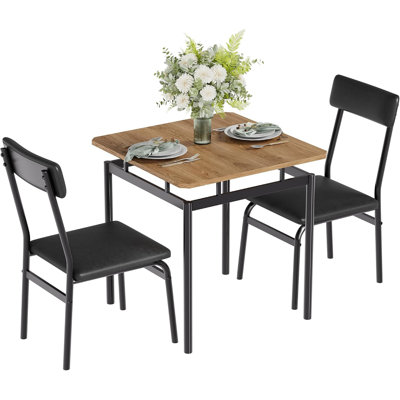 Ensemble table et chaises 3 pièces pour 2 personnes, style industriel moderne et peu encombrant, avec 2 chaises rembourrées en PU, table robuste en bois et structure métallique, idéal pour les petits appartements, studios et salles à manger.