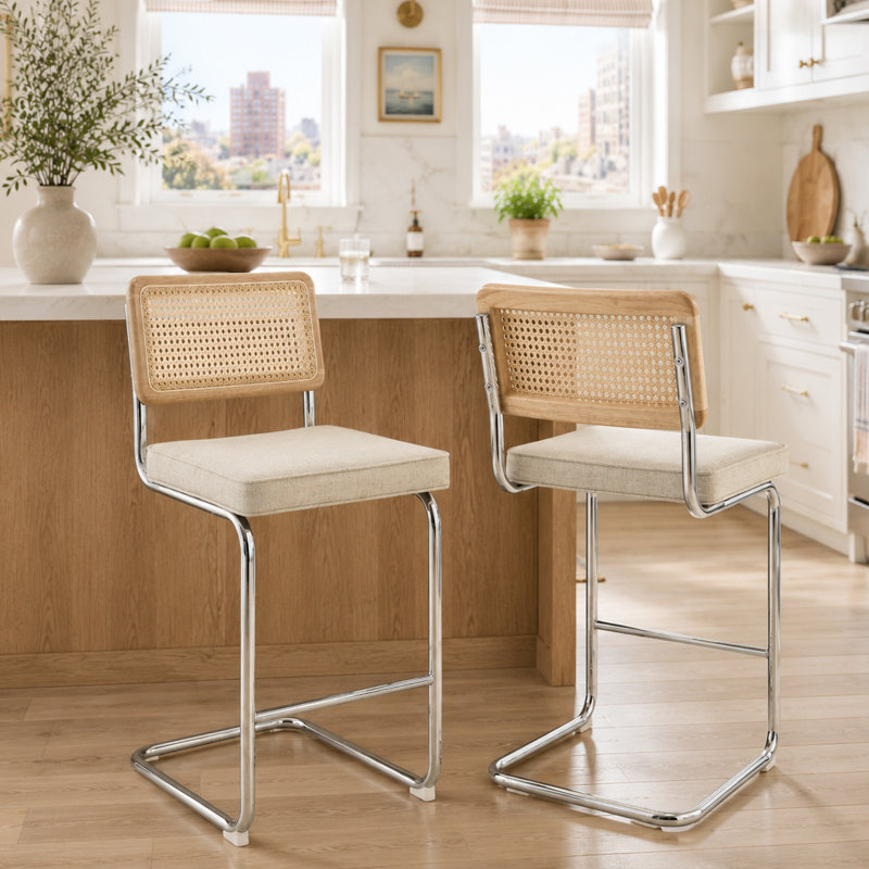 Tabouret de comptoir rembourré en lin avec dossier en rotin et structure en métal Marlow, Mélange de lin beige / cadre chromé