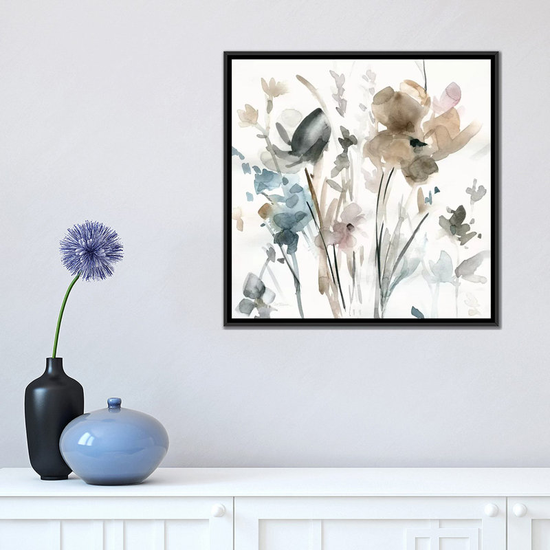 Allure délicate fleuris ii, H 18 po x l 18 po x P 1,5 po, Toile avec cadre noir, Pas de tapis