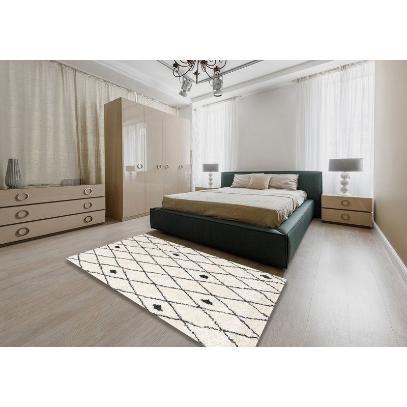Geometric Indoor Rug, Rectangle 5' x 7'