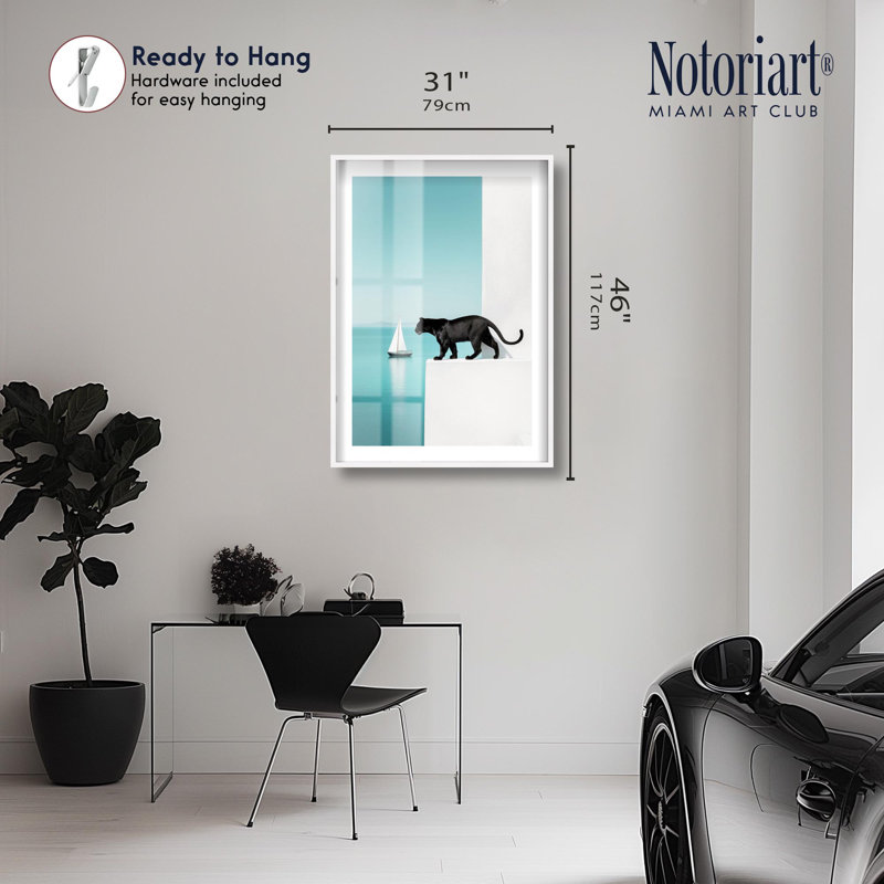 «Edge Feline Sail I Shadowbox» par Notoriart, H 46 po x l 31 po, Blanc
