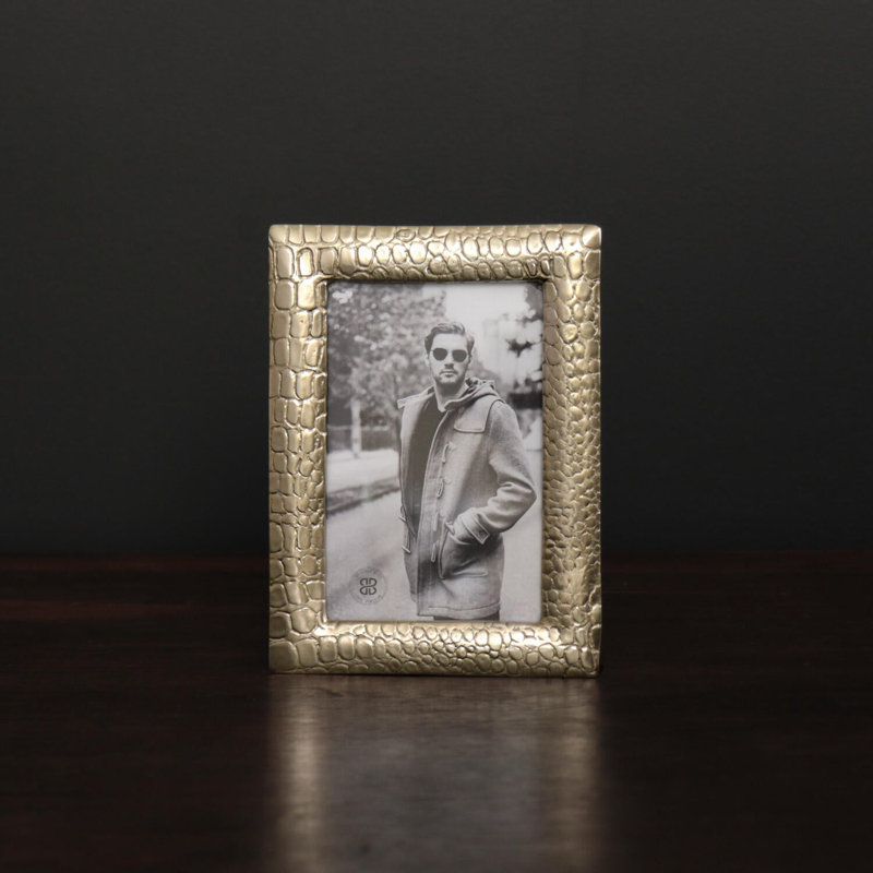 Gold Textured Metal 4x6 Tabletop Picture Frame