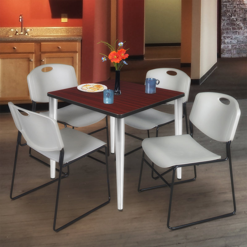 Plateau rond Kahlo, base chromée et 4 chaises empilables Zeng, Acajou / chrome / gris