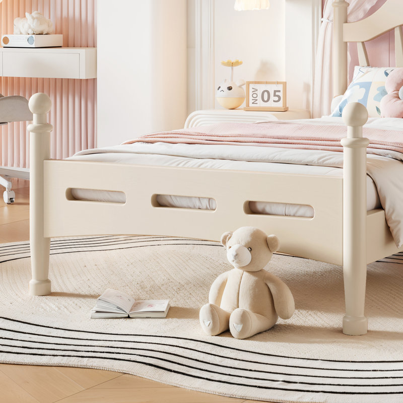 Lit plateforme simple en bois massif avec tête de lit courbée, structure de lit en pin, support à lattes, aucun sommier tapissier, conception à profil bas, beige