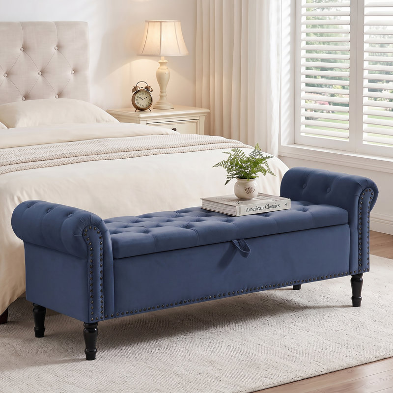 Banc de rangement Lunara 67 po pour chambre à coucher, format king, avec siège capitonné et accoudoirs arrondis, Velours bleu