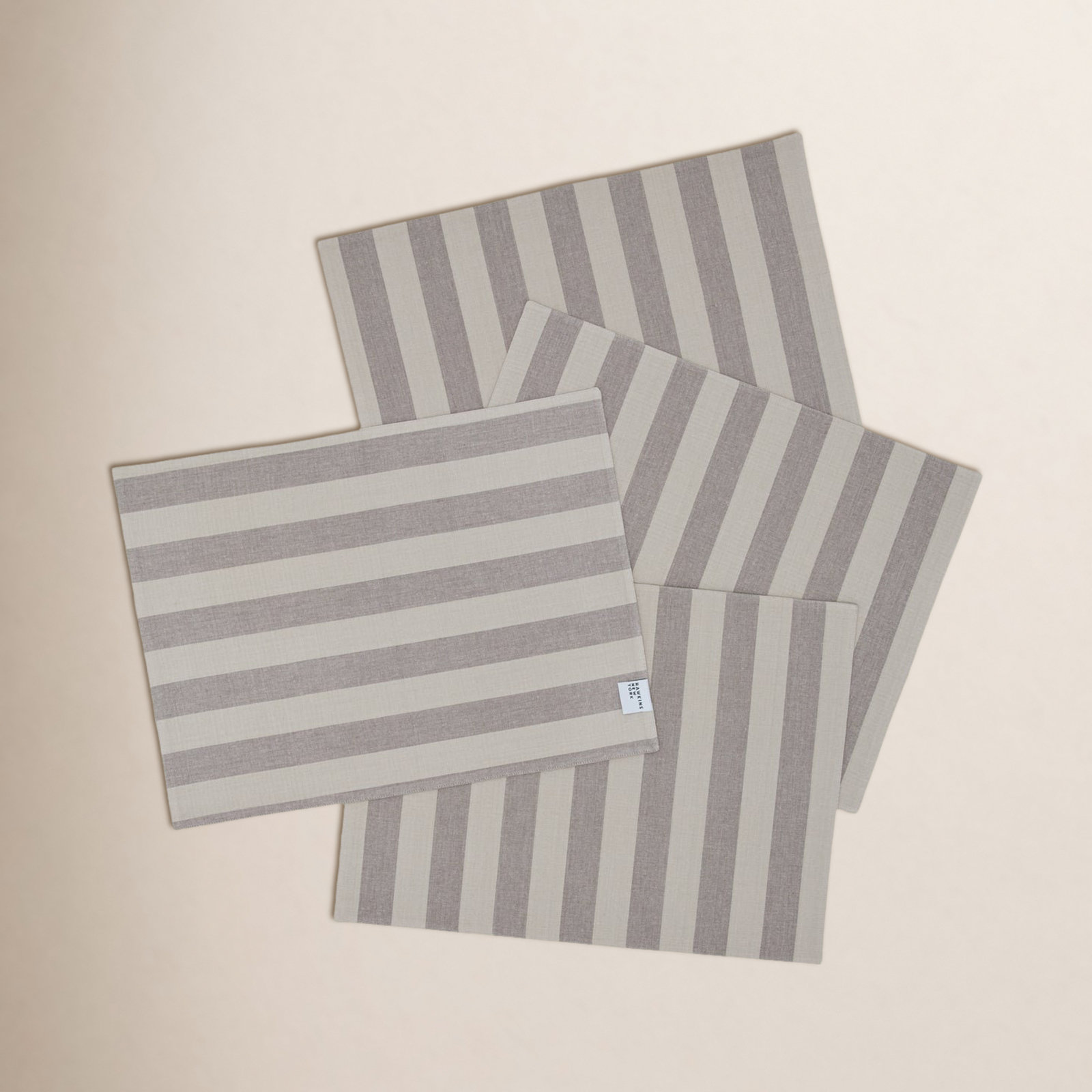 Essential Placemat, Light Gray/Dark Gray