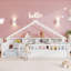 Lit en bois avec bibliothèque et lumière-719787094-719787095