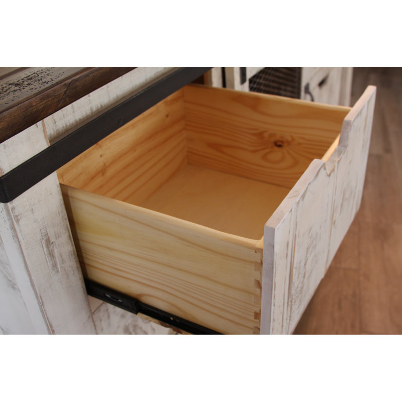 Bar Dansby Home, Blanc
