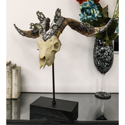 Winne Valais Blackneck Billy Goat Skull