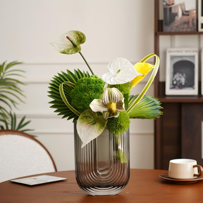 Ornements de fleurs simulées