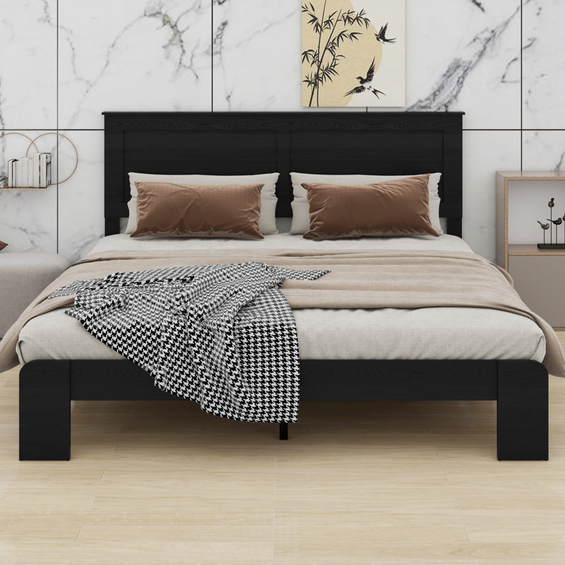 Lit plateforme en bois avec rangement sous le lit