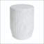 Table d'appoint d'extérieur sculptée Cicci - Blanc avec motif cylindrique