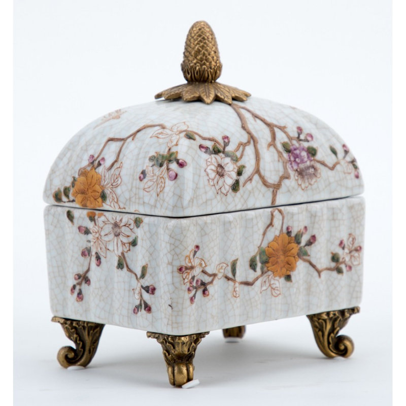Petite boîte avec bronze doré