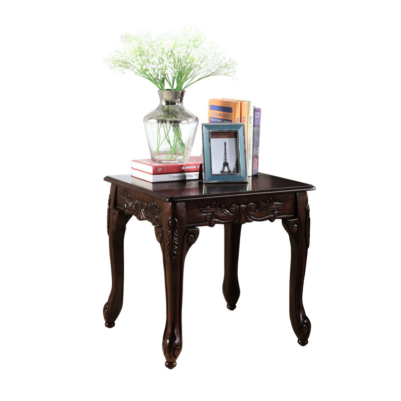 Table de bout en bois de style cerisier foncé de style traditionnel avec motif orné - l 22 po x P 21 po H 20 po, avec une finition de couleur riche