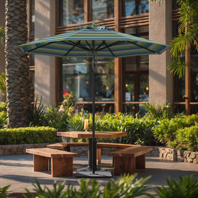 Parasol de patio en aluminium noir de 9 pieds avec des nervures en fibre de verre et un élévateur de poulie à Seville