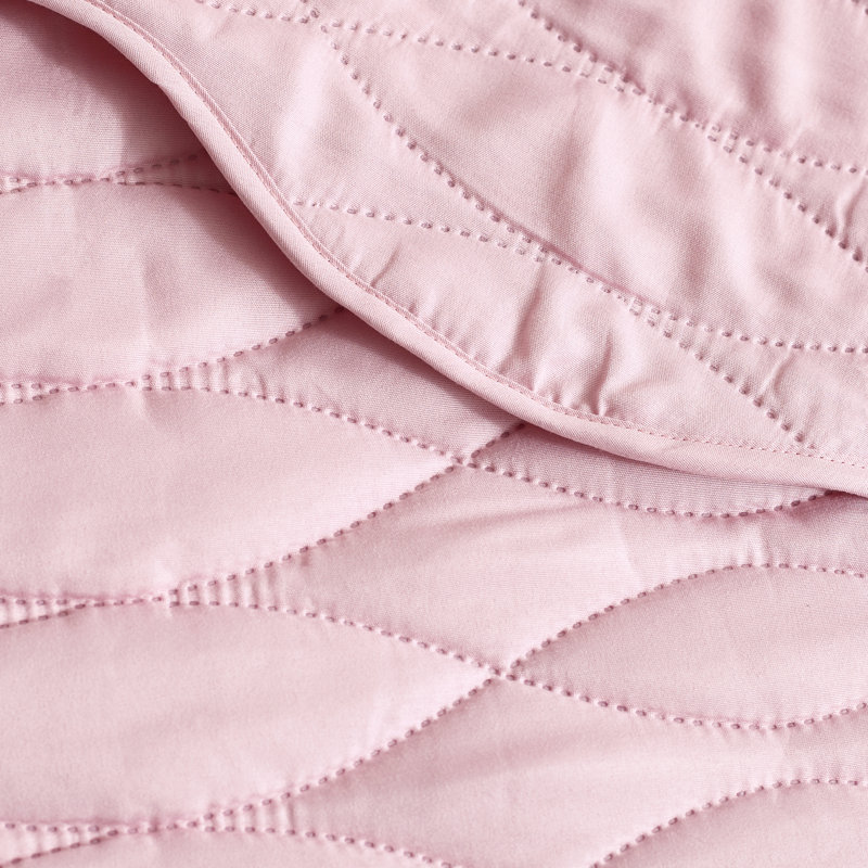 Scallop Waves Quilted Bedspread, Pink