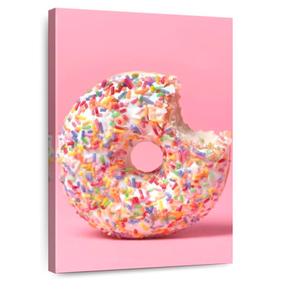 Yarlin Bite Of Donut