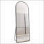 Miroir arqué sur pied pleine longueur 4ème génération avec cadre en alliage d'aluminium pour une utilisation polyvalente dans les salles de bain, les chambres et les espaces commerciaux