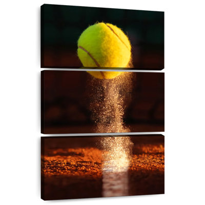 Balle de tennis Sireci sur la ligne