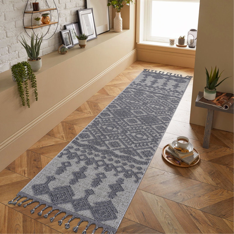 White/Gray /Traditional Indoor/Outdoor Area Rug, Runner 2'2" x 8'