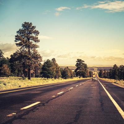 Conduire quelque part sur la route américaine par Franckreporter