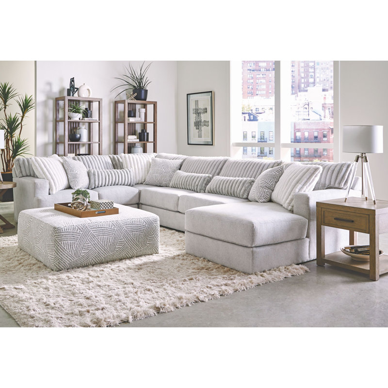 Zyyon 4-Piece Chaise Sectional, Right Hand Facing