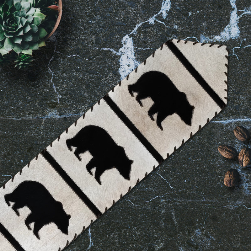 Chemin de table Bear, L 96 po x P 12 po, Noir / Beige