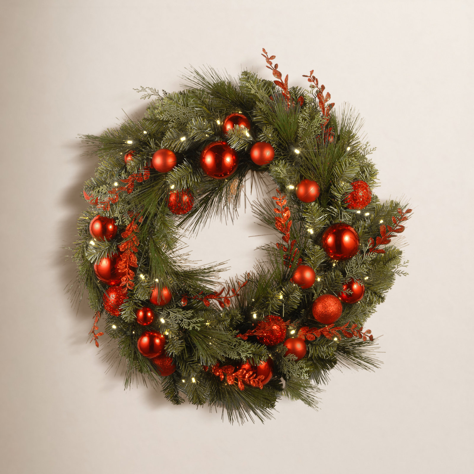 Pre-Lit Pine Wreath, 24"