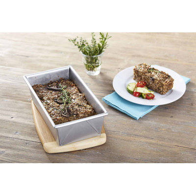 Chicago Metallic Commercial II Non-Stick Loaf Pan