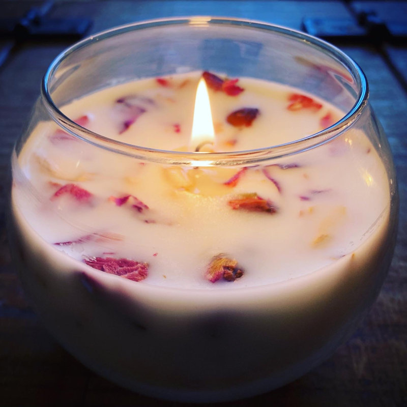 Makan Rose Scented Jar Candle with Glass Holder