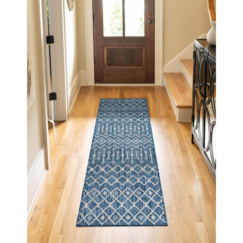 Innsbrook Geometric Indoor / Outdoor Rug, Runner 2'7" x 12'