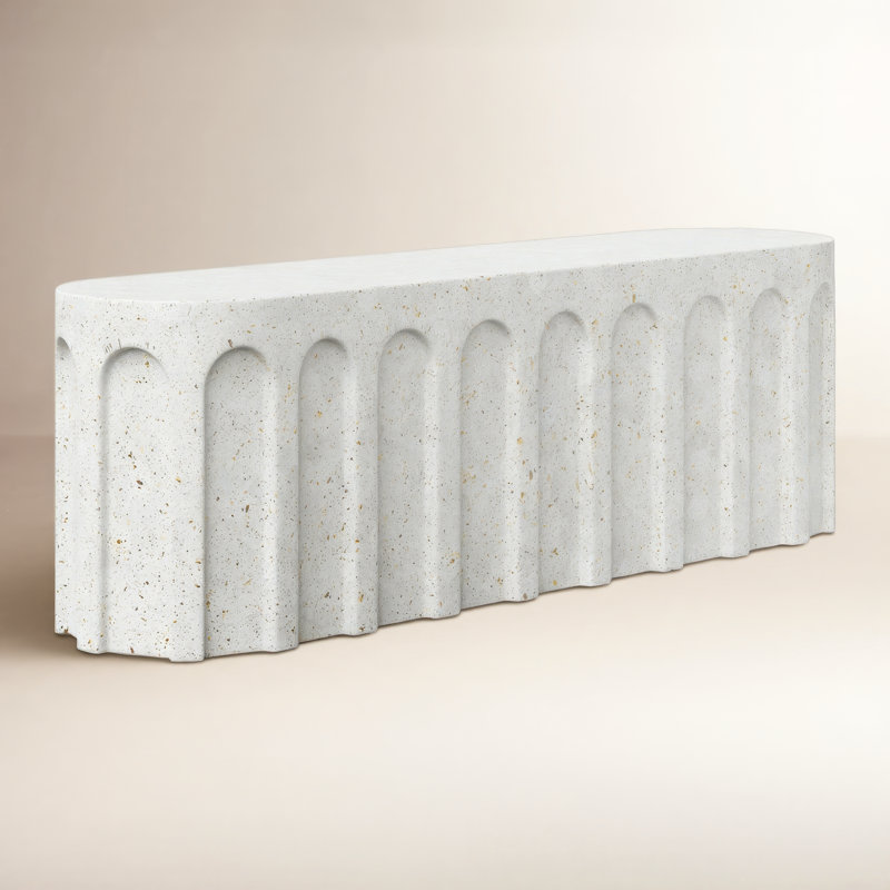 Vicky Bench, Ivory