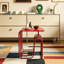 Table de bout carrée moderne, table d'appoint en acier rouge, table d'appoint de salon.-588514681