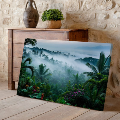 Toile, scène de jungle luxuriante caractérisée par un feuillage tropical dense avec art mural de palmiers et de feuilles vertes vibrantes, art mural