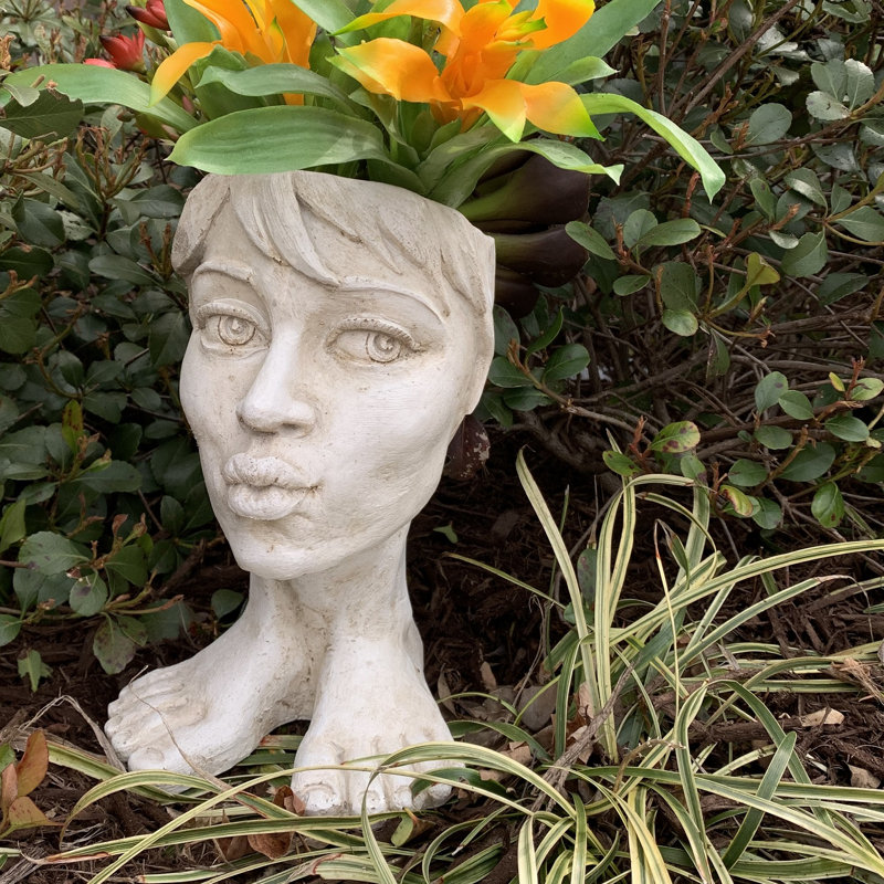 Muggly's Aunt Tia Maria Face Statue Planter, Beige