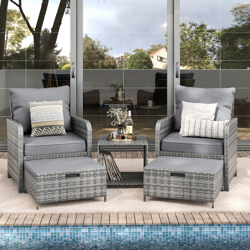 Ensemble de conversation en rotin pour 2 personnes avec repose-pieds Idamarie, Gris, Gris