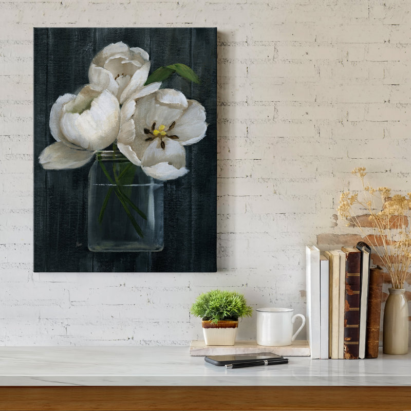 «Chalkboard Beauty II» par Nan - reproduction d'art sur toile tendue, H 20 po x l 16 po x P 1 po