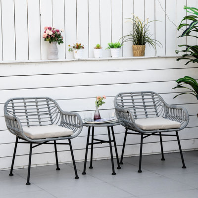 Mobilier de bistro extérieur avec chaises rembourrées et table en verre trempé 3 pièces pour terrasse, patio, piscine, cour, blanc, 3 coussins douillets crème