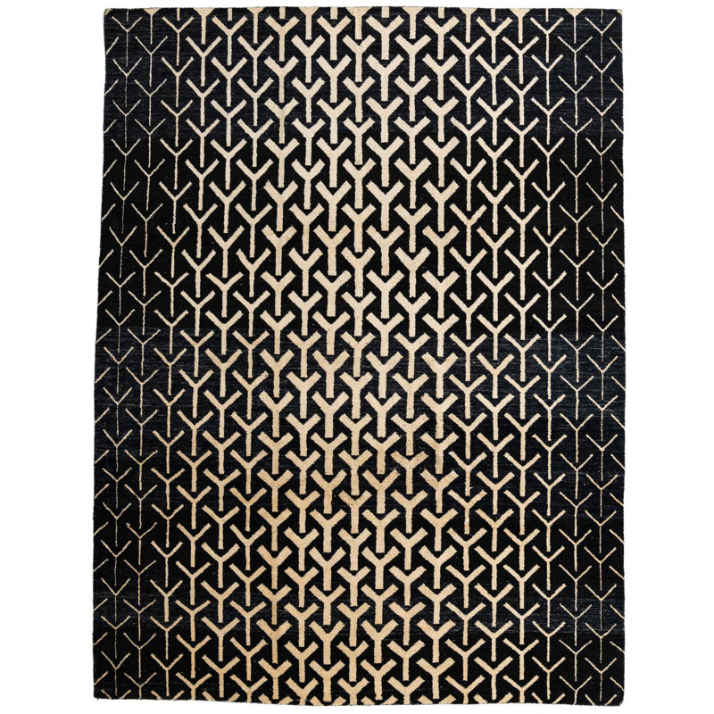 Tapis noir Kalmanovitz