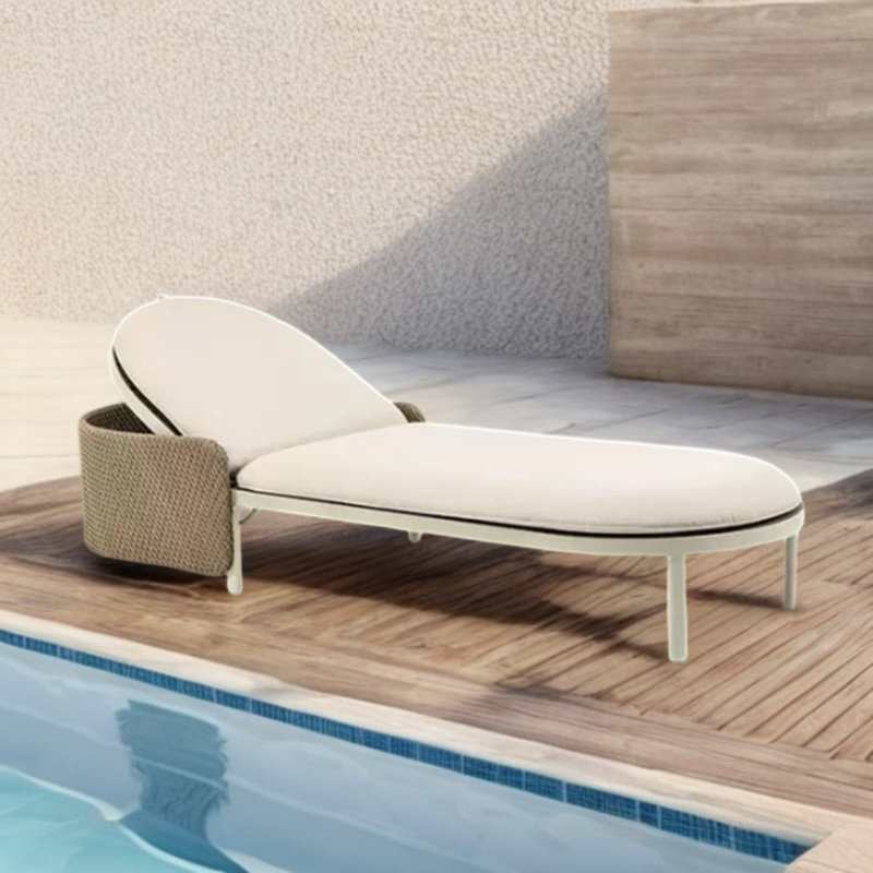 Durable Outdoor Lounge Chair Aluminum Frame Outdoor Chaise Lounge , Cushion Included