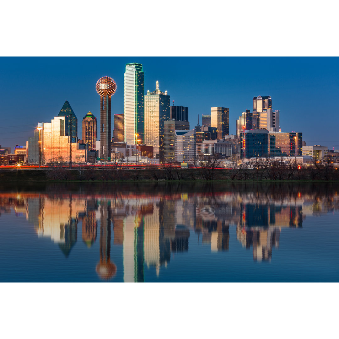 Dallas Skyline bei Sonnenuntergang - Kunstdrucke auf Leinwand